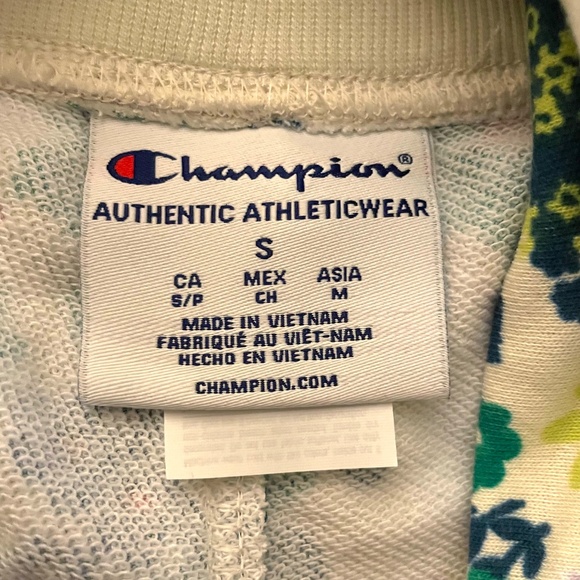 Shorts - Picture 5 of 7